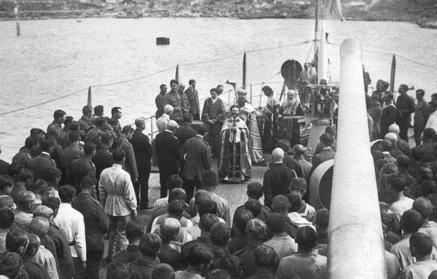 После прихода к власти большевиков из России бежали тысячи русских