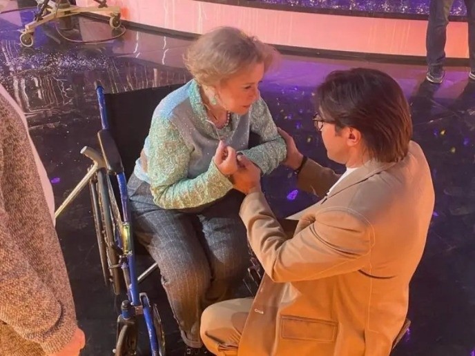 Валентина Талызина встала с инвалидной коляски ради песни