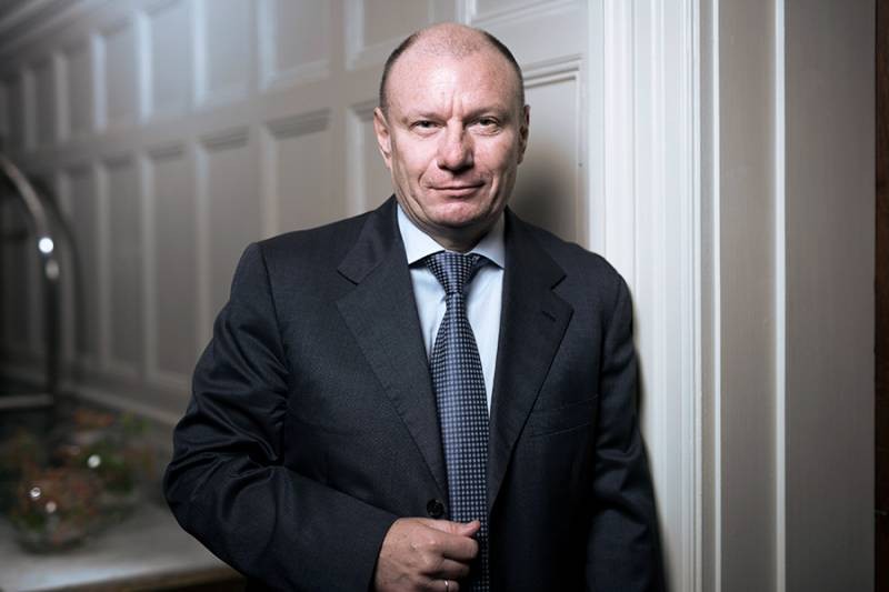 Какие увлечения есть у российских миллиардеров Романа Абрамовича и Владимира Потанина Какие увлечения есть у российских миллиардеров Романа Абрамовича и Владимира Потанина