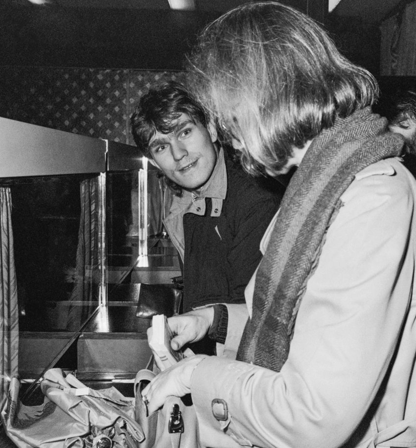 Каким было отношение к долларам в СССР?