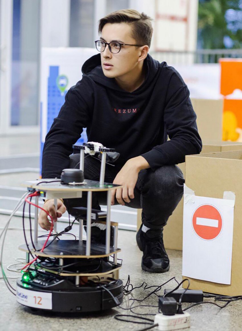 Как русские ребята побеждают на соревнованиях по робототехнике!