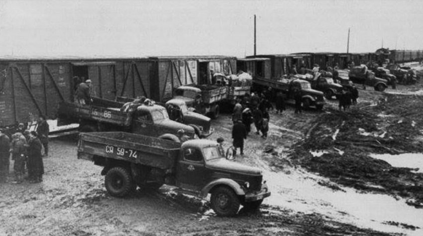 Как при Сталине переселяли и депортировали народы