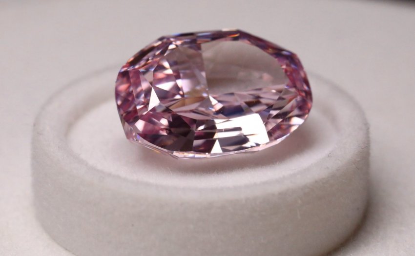 «Призрак розы» история камня и кто владелец самого дорого в мире бриллианта