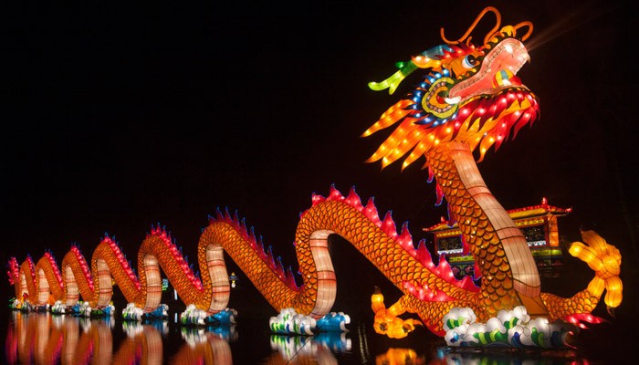 Самый яркий праздник Новый год отмечают 1 января 2021 года