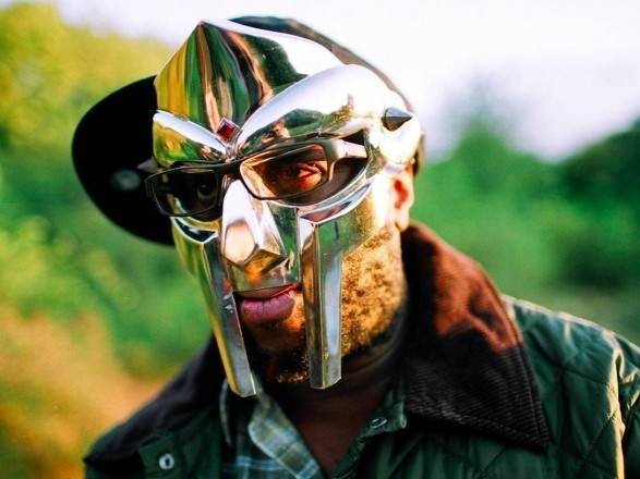 Жена рэпера MF Doom сообщила о смерти мужа только спустя 2 месяца