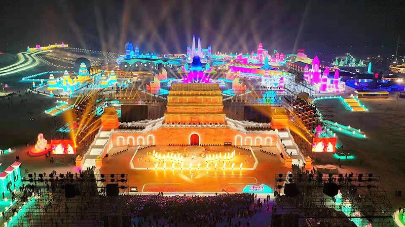 В Харбине открылся фестиваль ледяных скульптур 2021 года