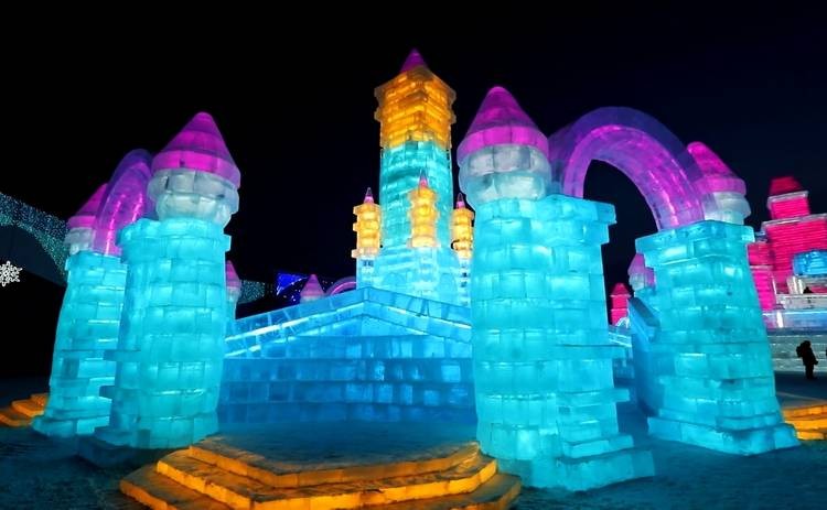 В Харбине открылся фестиваль ледяных скульптур 2021 года
