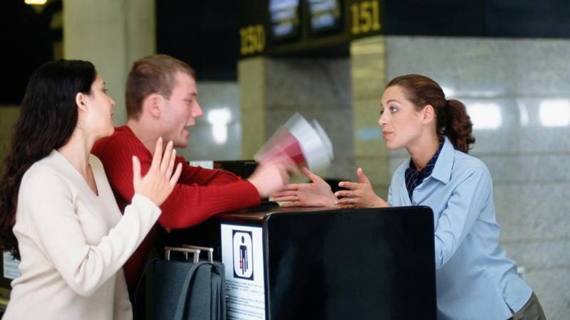 Куда и как пожаловаться россиянину, если он не доволен обслуживанием