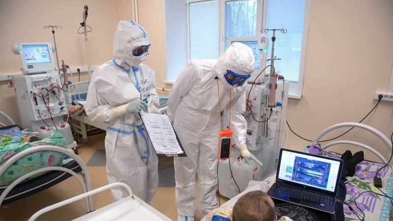 Сколько медиков, заболевших короновирусом, получили страховые выплаты в 2021 году