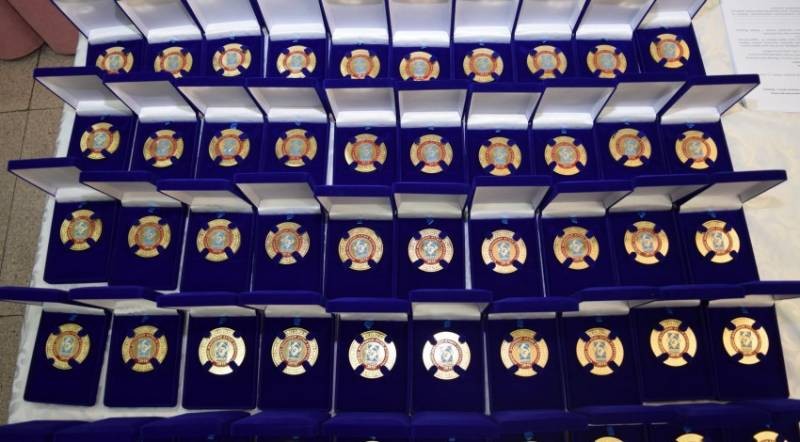 Медаль «За особые успехи в учении» в 2021 году будет иметь меньше преимуществ