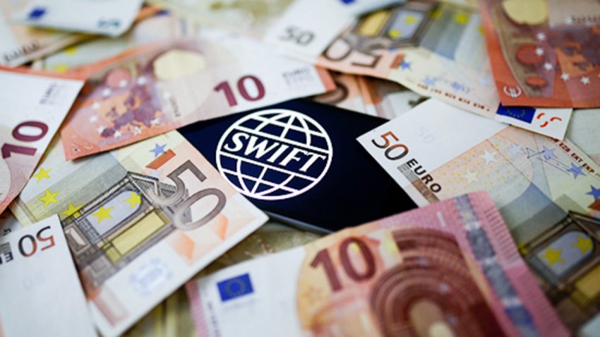 Грозит ли России отключение от платежной системы SWIFT