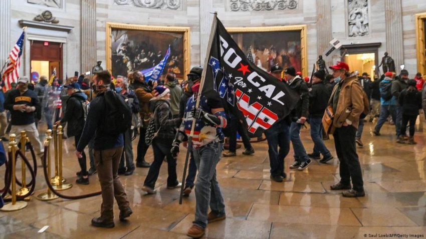 Эксперты оценили начало гражданской войны в Америке в 2021 году