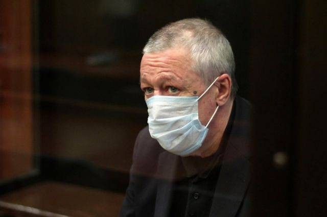 Жена Михаила Ефремова потребовала вернуть ей «украденные» деньги Жена Михаила Ефремова потребовала вернуть ей «украденные» деньги