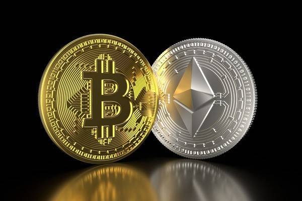 Самые популярные криптовалюты Bitcoin и Ethereum стремительно увеличивают курс в 2021 году