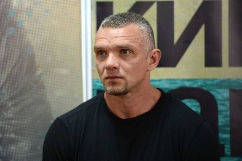 Кого защищал в драке 11 февраля актер Владимир Епифанцев Кого защищал в драке 11 февраля актер Владимир Епифанцев