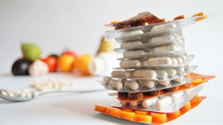 Врачи предупредили о вреде витамина С и цинка при лечении коронавируса