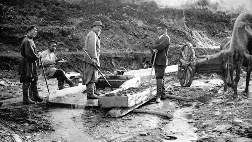 Как русские нелегально добывали китайское золото