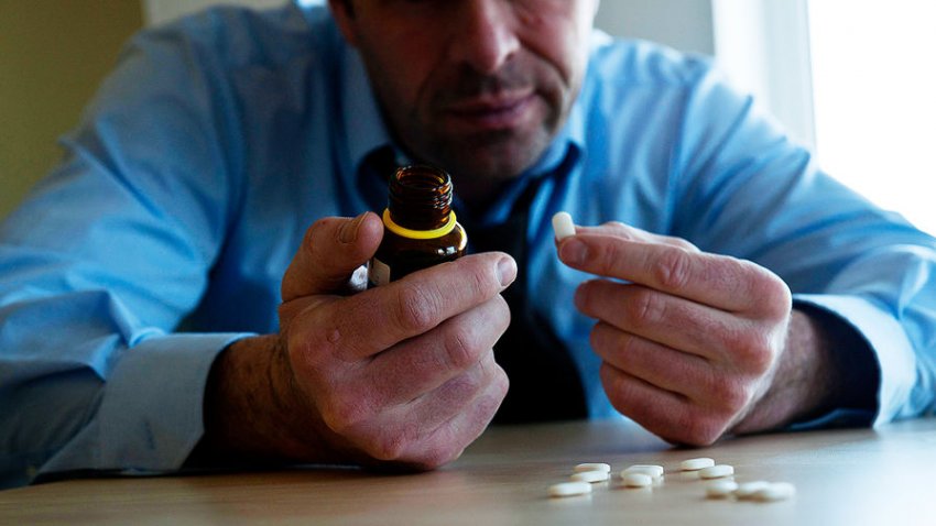 Доктор Александр Мясников рассказал о лекарстве, которое нужно убрать из аптечки