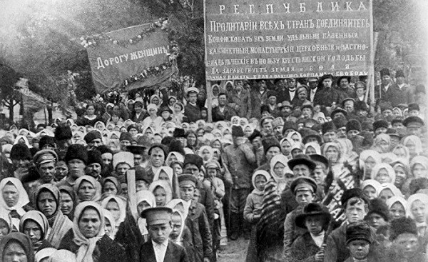 «Женский день» как повод к началу революции