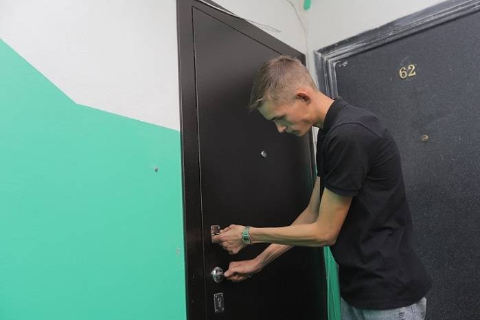 Способы открытия собственной двери, если она случайно захлопнулась