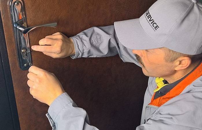 Способы открытия собственной двери, если она случайно захлопнулась