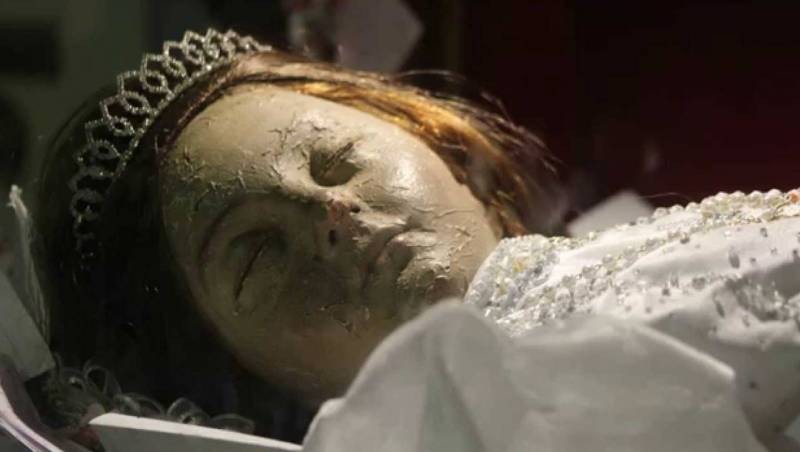 Появилось видео 300-летней мумии, которая открыла глаза в мексиканском храме Появилось видео 300-летней мумии, которая открыла глаза в мексиканском храме