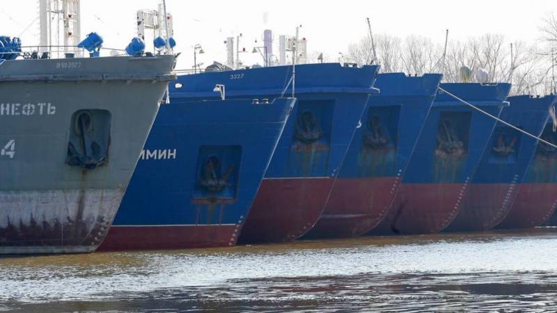 Америка существенно наращивает поставки российской нефти Америка существенно наращивает поставки российской нефти