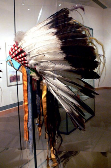 Кто и зачем среди индейцев имел право носить венец из перьев