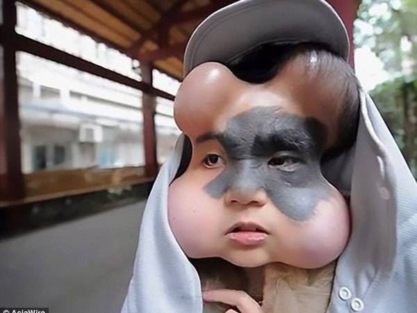 Чем занимаются люди с жуткими особенностями: безрукие, с четырьмя ногами, без сердца