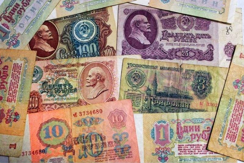 Как изменилась зарплата простого россиянина со времен СССР до наших дней