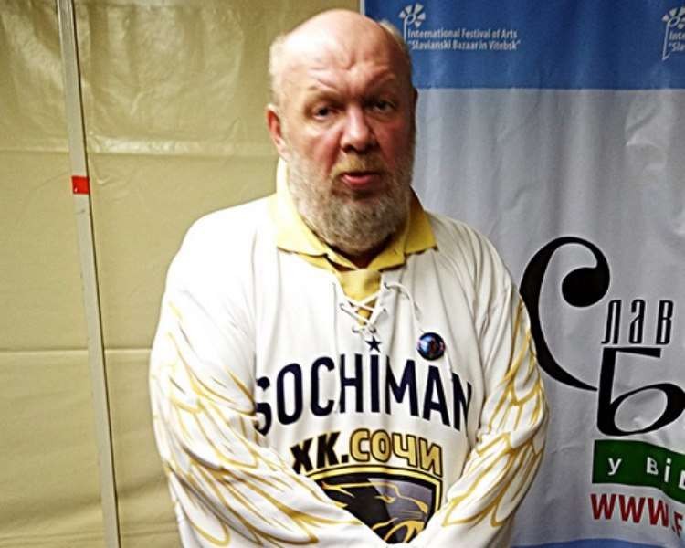 Как живет сегодня исполнитель хита 90-х «Дева-девочка моя» Сергей Крылов Как живет сегодня исполнитель хита 90-х «Дева-девочка моя» Сергей Крылов