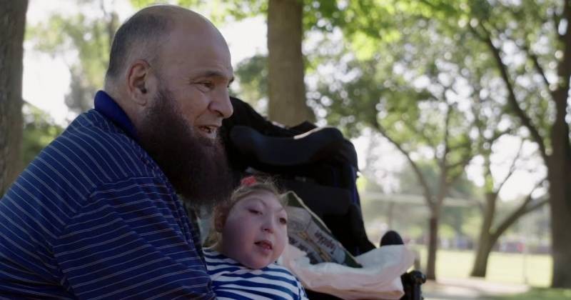 Дом скорби: почему восхищаются мусульманином, который похоронил десяток подопечных детей Дом скорби: почему восхищаются мусульманином, который похоронил десяток подопечных детей