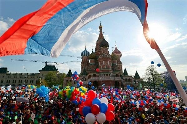 Работодатели в России негативно оценивают выходные на майские праздники Работодатели в России негативно оценивают выходные на майские праздники