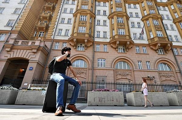 Россиянам остановят выдачу американских виз