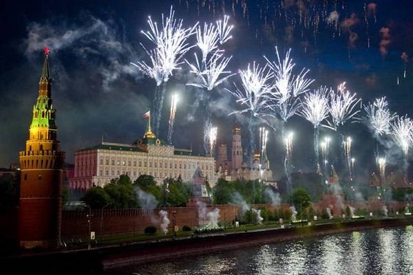 Салют 9 мая 2021 в Москве прогремит на 16-ти площадках города