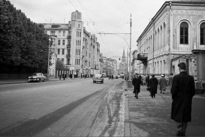 Китайские инвесторы избавляются от здания Военторга