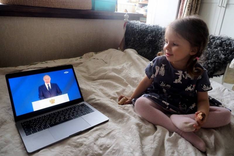 Выплаты в августе 2021 года от Владимира Путина получат около 17 млн российских семей