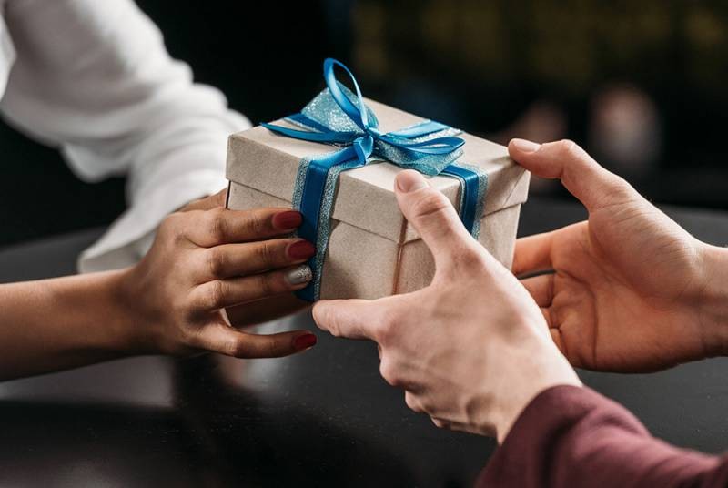 Какие жесты и слова могут быть восприняты в других странах, как враждебные и неприличные