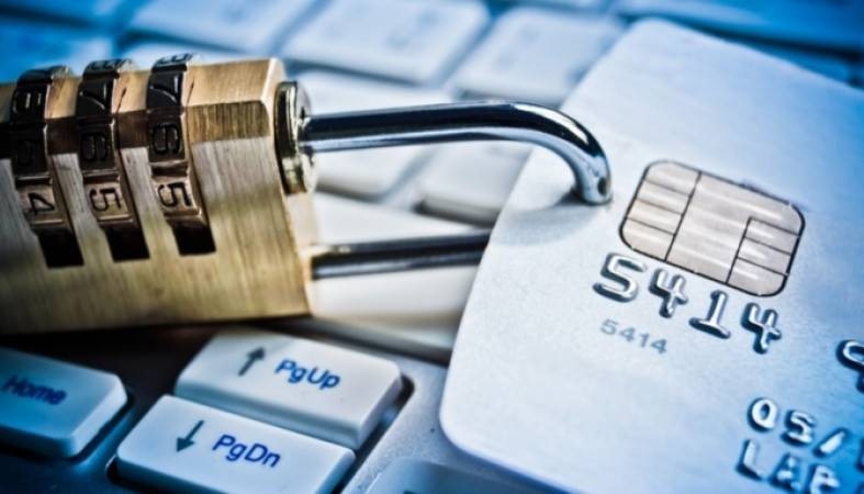 Благодаря специальным приложениям злоумышленники могут забрать со счета все деньги