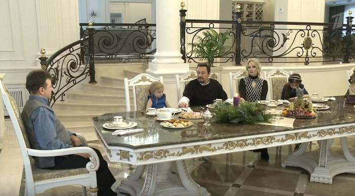Поклонники увидели, как выглядит шикарный дом Стаса Михайлова