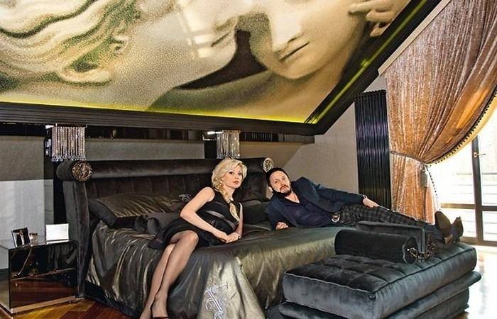 Поклонники увидели, как выглядит шикарный дом Стаса Михайлова