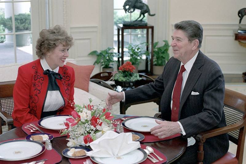 Бывший советник президента США Рейгана Сюзанна Масси попросила гражданства у президента РФ