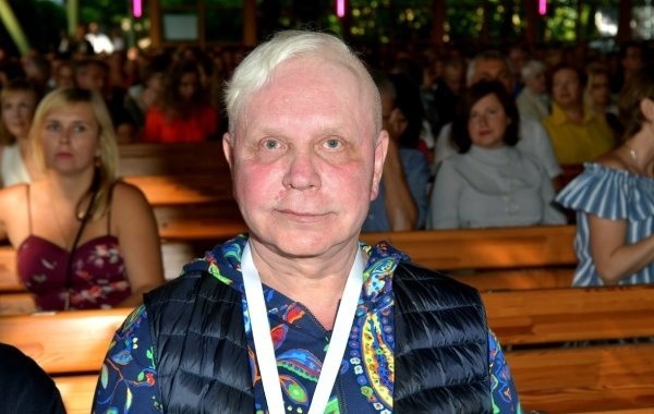 Борис Моисеев устал от чрезмерного внимания к своей персоне Борис Моисеев устал от чрезмерного внимания к своей персоне