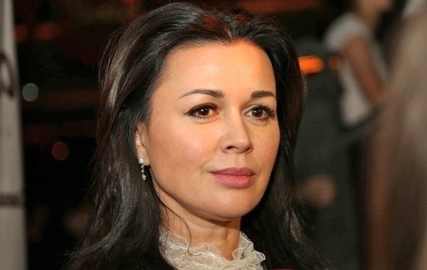 Тяжелобольная Анастасия Заворотнюк вскоре может стать бабушкой Тяжелобольная Анастасия Заворотнюк вскоре может стать бабушкой