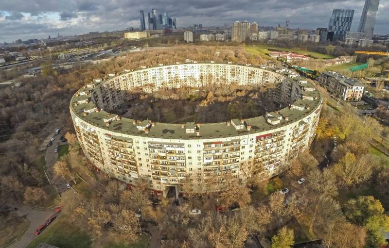 Почему советским людям нужно было выстоять в очереди от 2 до 10 лет, чтобы получить квартиру Почему советским людям нужно было выстоять в очереди от 2 до 10 лет, чтобы получить квартиру