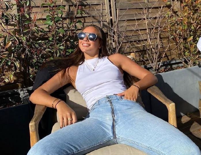 Подруга нападающего «ПСЖ» Неймара выиграла шоу «Холостяк» с Тимати