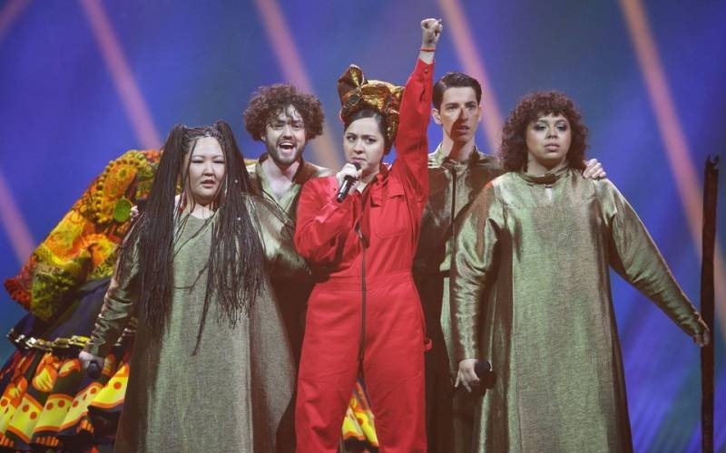 Почему певица Манижа хочет подавать исковое заявление в суд на главреда издания Wonderzine Юлию Таратуту