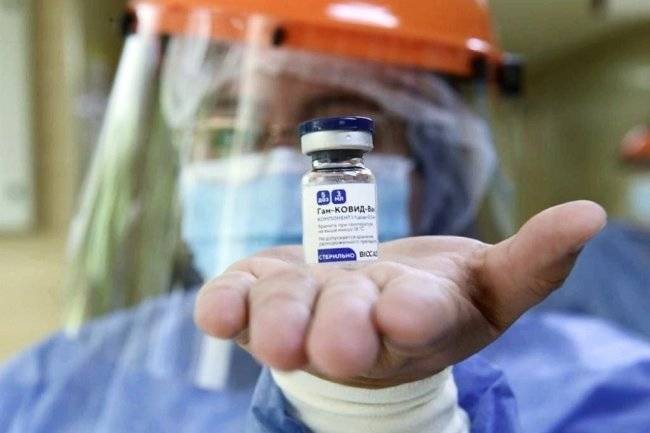 Россияне себя смогут застраховать от рисков вакцины против коронавируса Россияне себя смогут застраховать от рисков вакцины против коронавируса