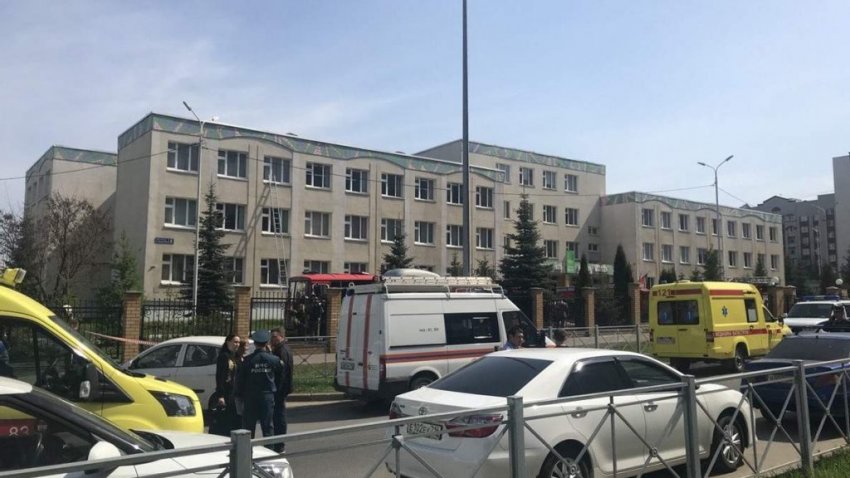 В казанской школе 19-летний подросток открыл огонь по детям и учителям