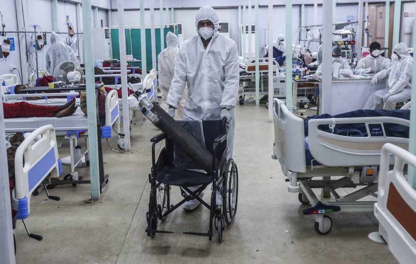 Причиной вспышки эпидемии «черной плесени» в Индии стал коронавирус